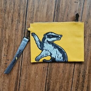 Danielle Nicole Hufflepuff‎ Clutch